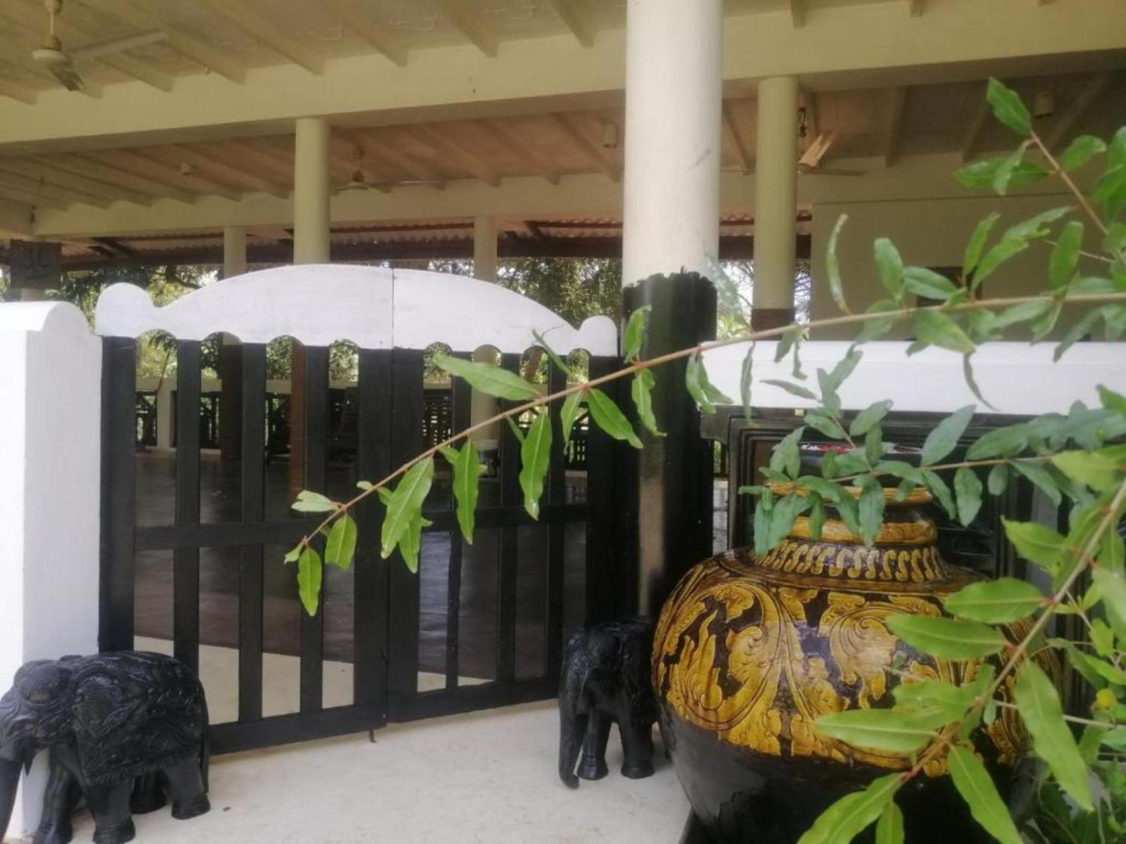 The Monkey Garden Albergue Sigiriya Exterior foto